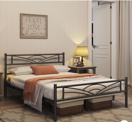 Metal Platform Bed Frame with Cloud-inspired Design Headboard, Black(Queen)