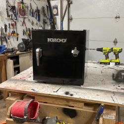 igloo refrigerator 