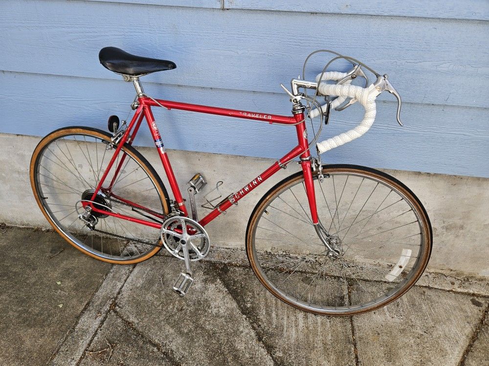 Vintage Schwinn Traveler 10-speed Road Bike