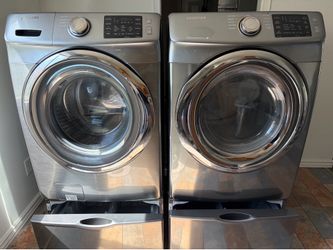 Samsung He washer/dryer set.