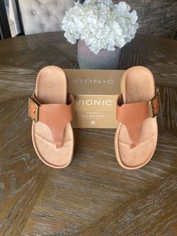 Vionic Emma Tan Leather Sandals
