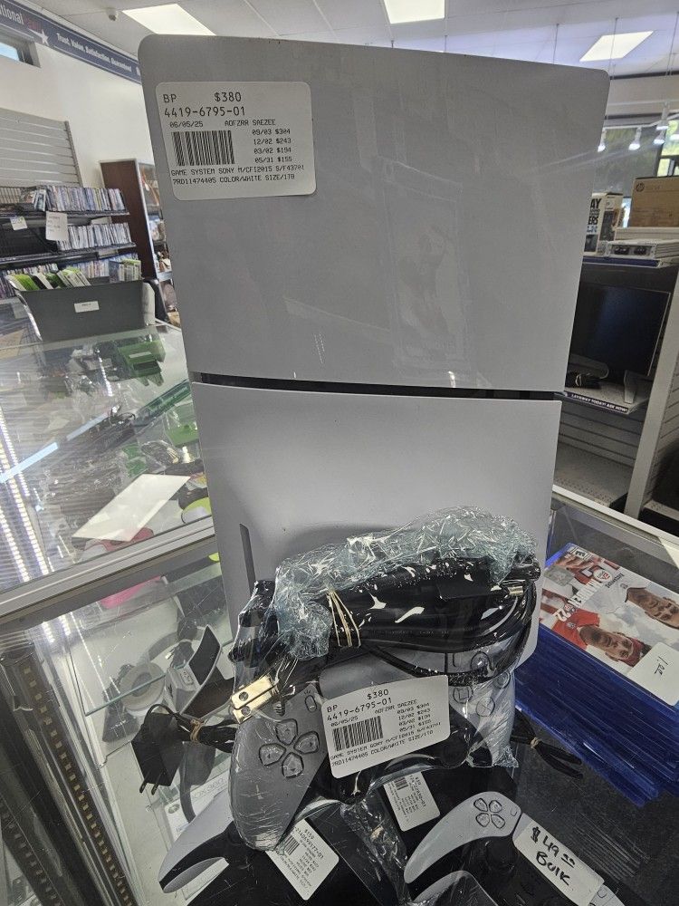 PS5 Slim *Disc Version* ASK FOR RYAN. #4(contact info removed)-01