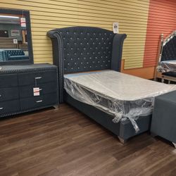 Four Piece California King Bedroom Set Cal King Bed Frame Dresser Mirror And Nightstand