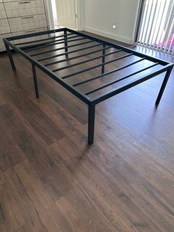 18 Inch Platform Twin Bed Frame with Mattress and Topper