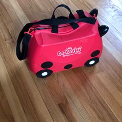 Melissa And Doug Kid’s Ride-on Suitcase 