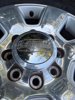2013-18 DODGE RAM 2500 Longhorn Laramie rims and tires