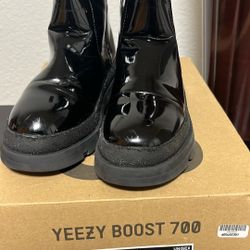 Yeezy Boost 700