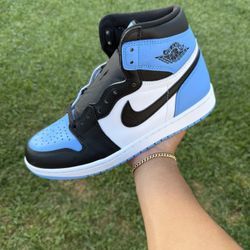 Jordan 11 UNC Retro