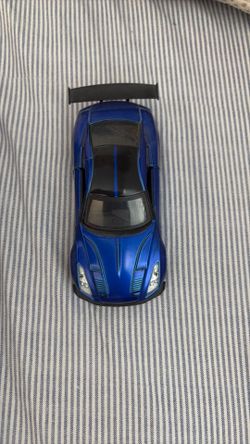 Nissan gtr r35 diecast toy