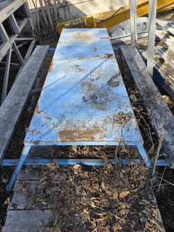 METAL AND WOOD PICNIC TABLE