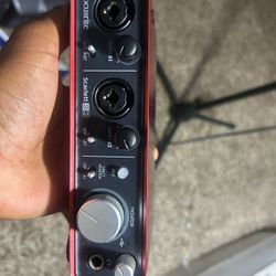 Focusrit, Mic, Stand, Cable,..