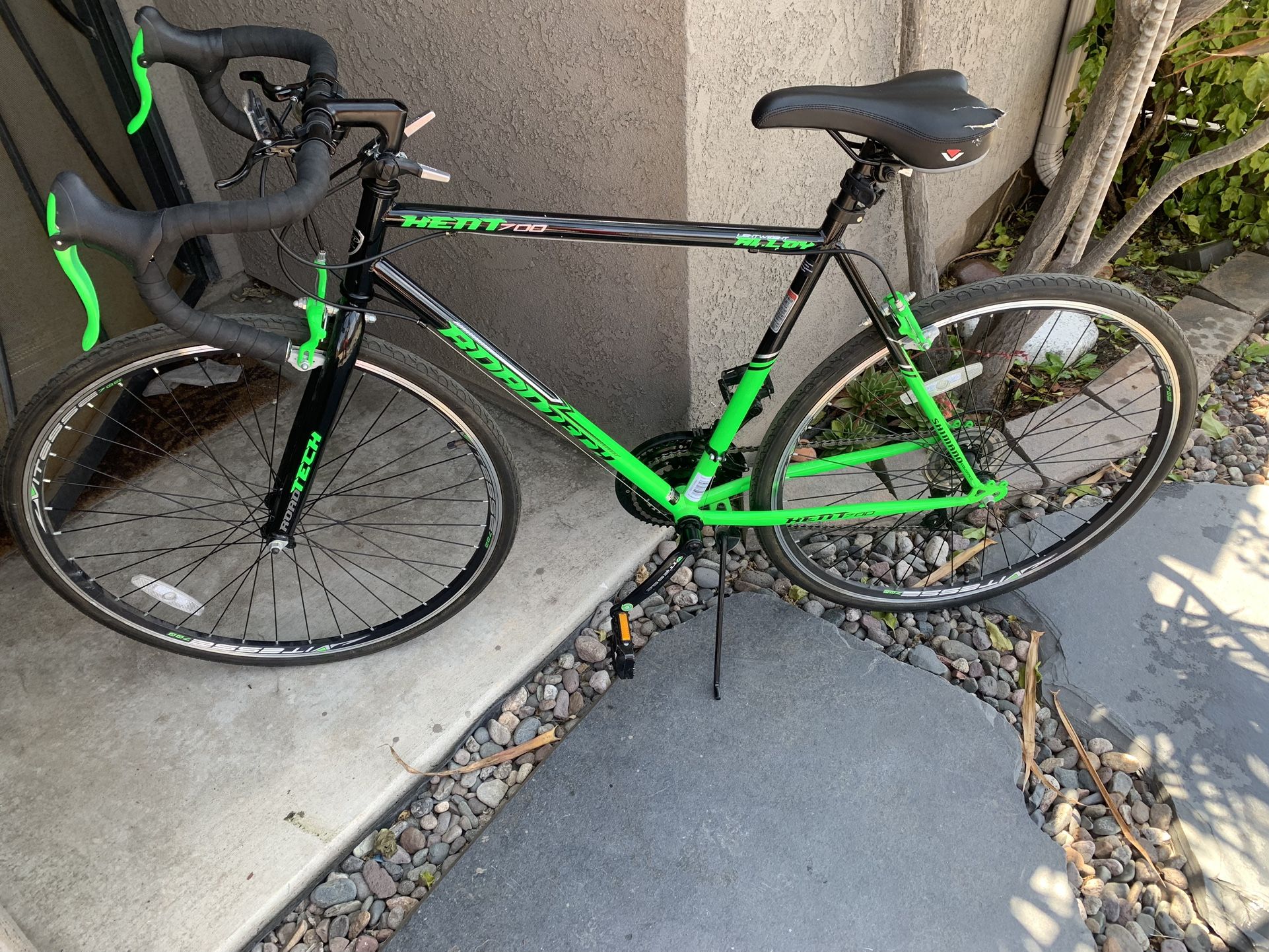 Kent 700c RoadTech Men's Bike, Black/Green Size