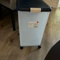 Airtight Pet Food Container