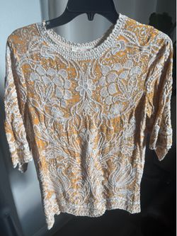 Solitaire Cream-Embroidered Orange Floral Top size Medium