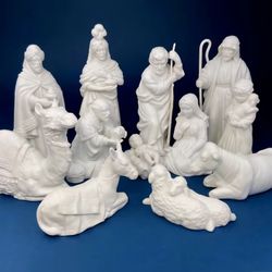 VINTAGE NATIVITY SET