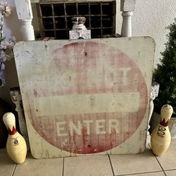 Large Metal Street Sign (Great Wall Decor Piece)