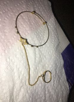 Ring with bracelet brand new ring size 7 (not kids size )