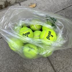 10 Tennis Balls 