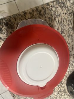 New Tupperware Water Pitcher