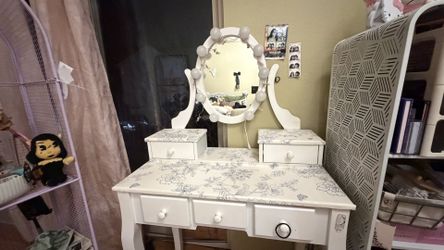 Small Vanity Desk