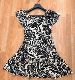 Robbie Bee Short Sleeve Scoop Neck Printed Gauze Dress
