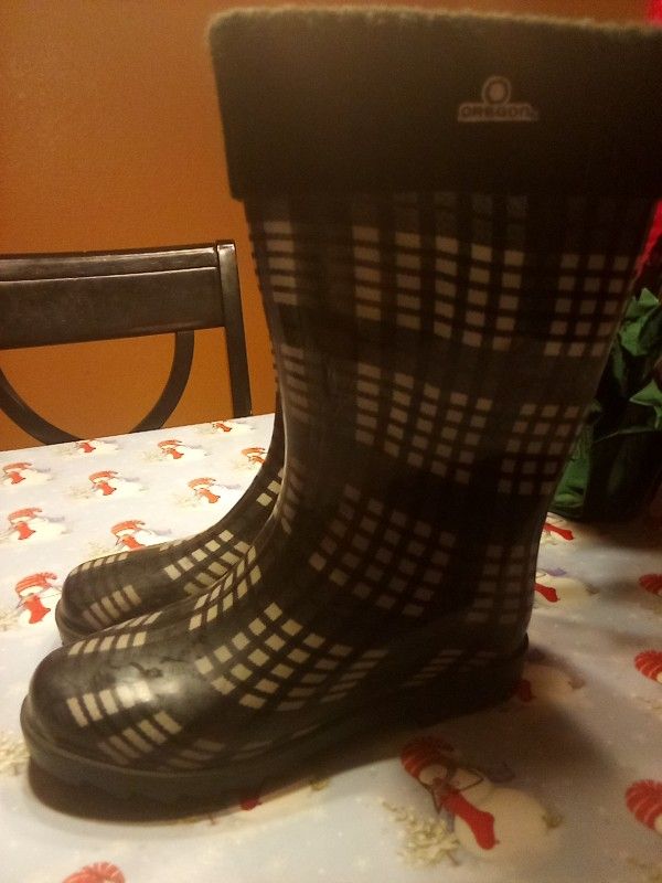 rain boots 