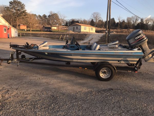 Bass boat