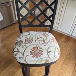 Swivel Bar Stool 