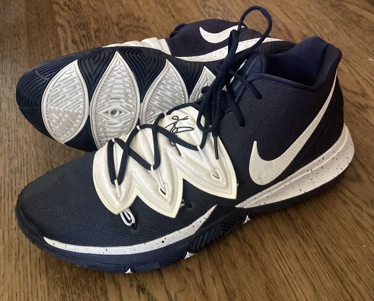 NIKE KYRIE 5 TB BASKETBALL SHOES