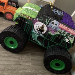 Monster Truck Piñatas