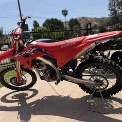  Lightly used 2022 Honda CRF250R in excellent shape 