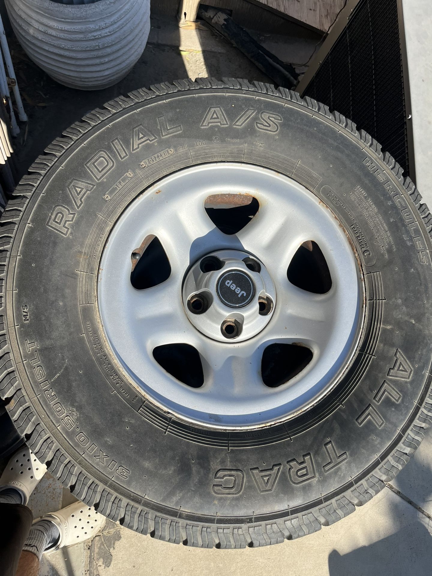 Jeep Cherokee Original Tires