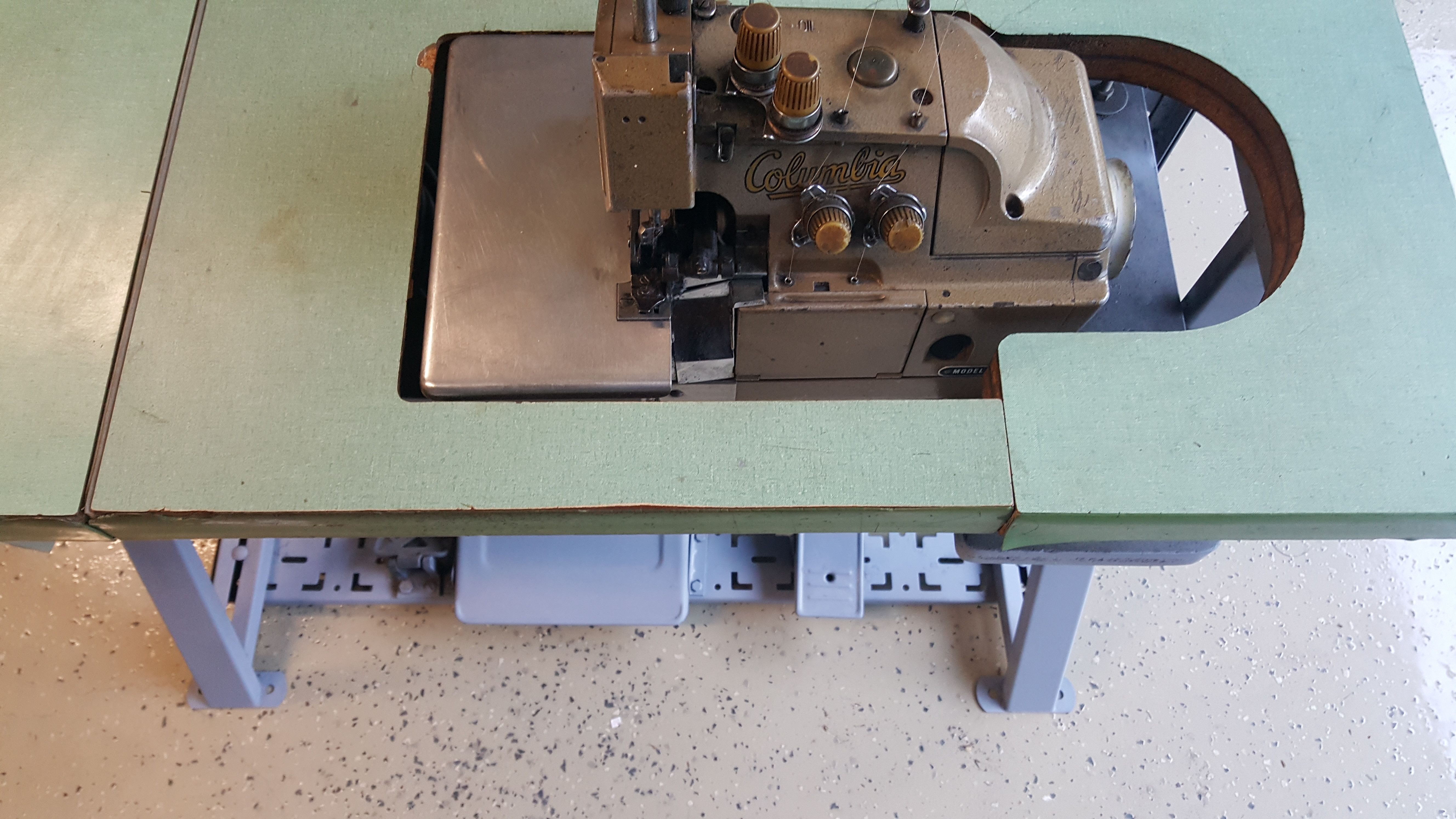 Columbia 650-1 Overlock Machine