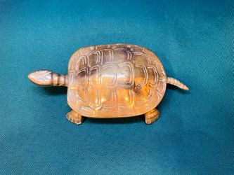Vintage and so pretty! Mid century solid brass River turtle trinket box