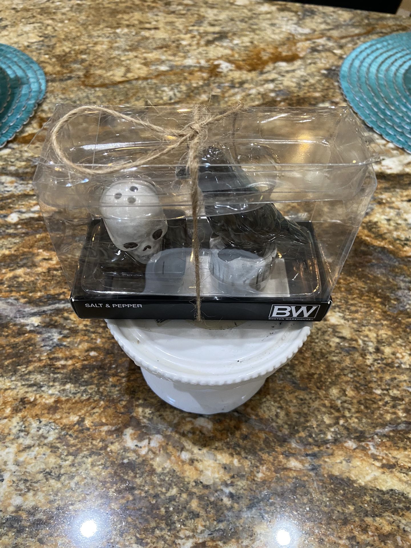 Cute Halloween Bw Crow And Skull SalterShaker