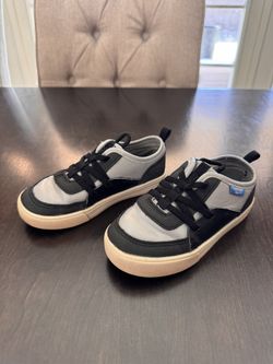 OshKosh Shoes 9c