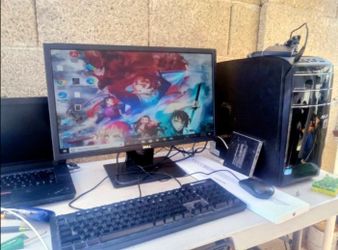 ASUS I7 3.4 GHZ processors 
8 core
750 gb hdd main
1 terabyte storage hdd
4 gbs ram
24-inch monitor 
Windows 10