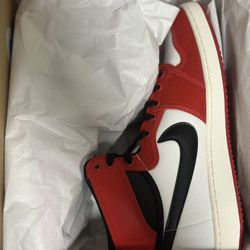 Jordan 1 AJKO Chicago Size 11