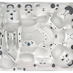 Offer The Hook 22k Oversized 7..8 Person Spa  ..............