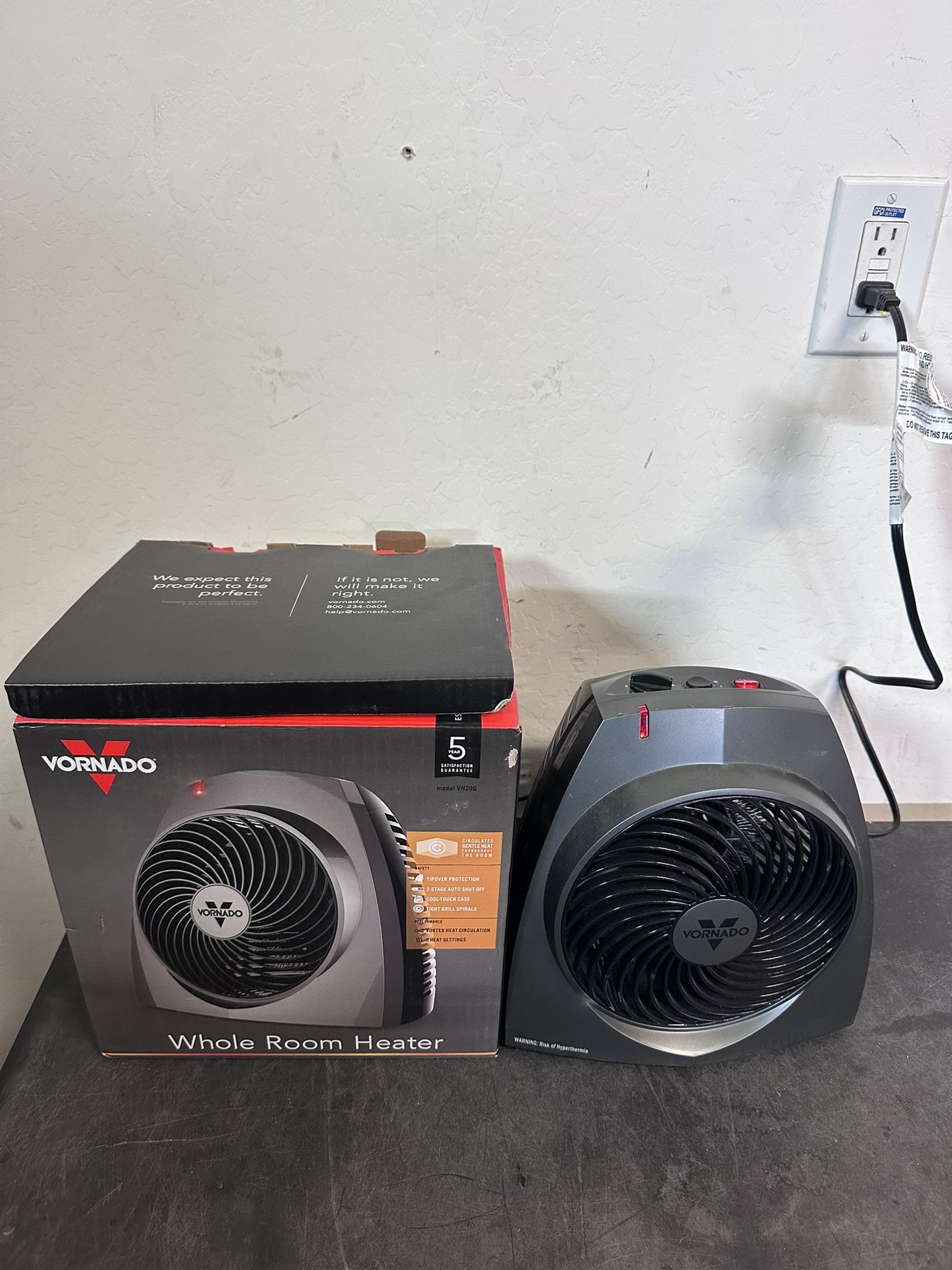 Vornado VH(contact info removed)-Watt Whole Room Electric Portable Space Heater