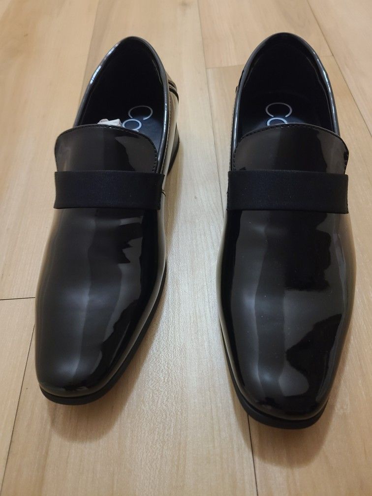 Brand New Calvin Klein Dress Shoes and Slightly Used Reebok /Fila sneakers for Sale