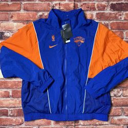 Nike Knocks Windbreaker 