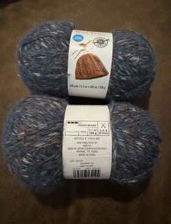Loops & Threads Cozy Wool Tweed yarn in the color Navy Blues (Color #14).