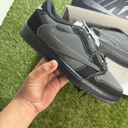 Travis Scott Phantoms Low Dunks