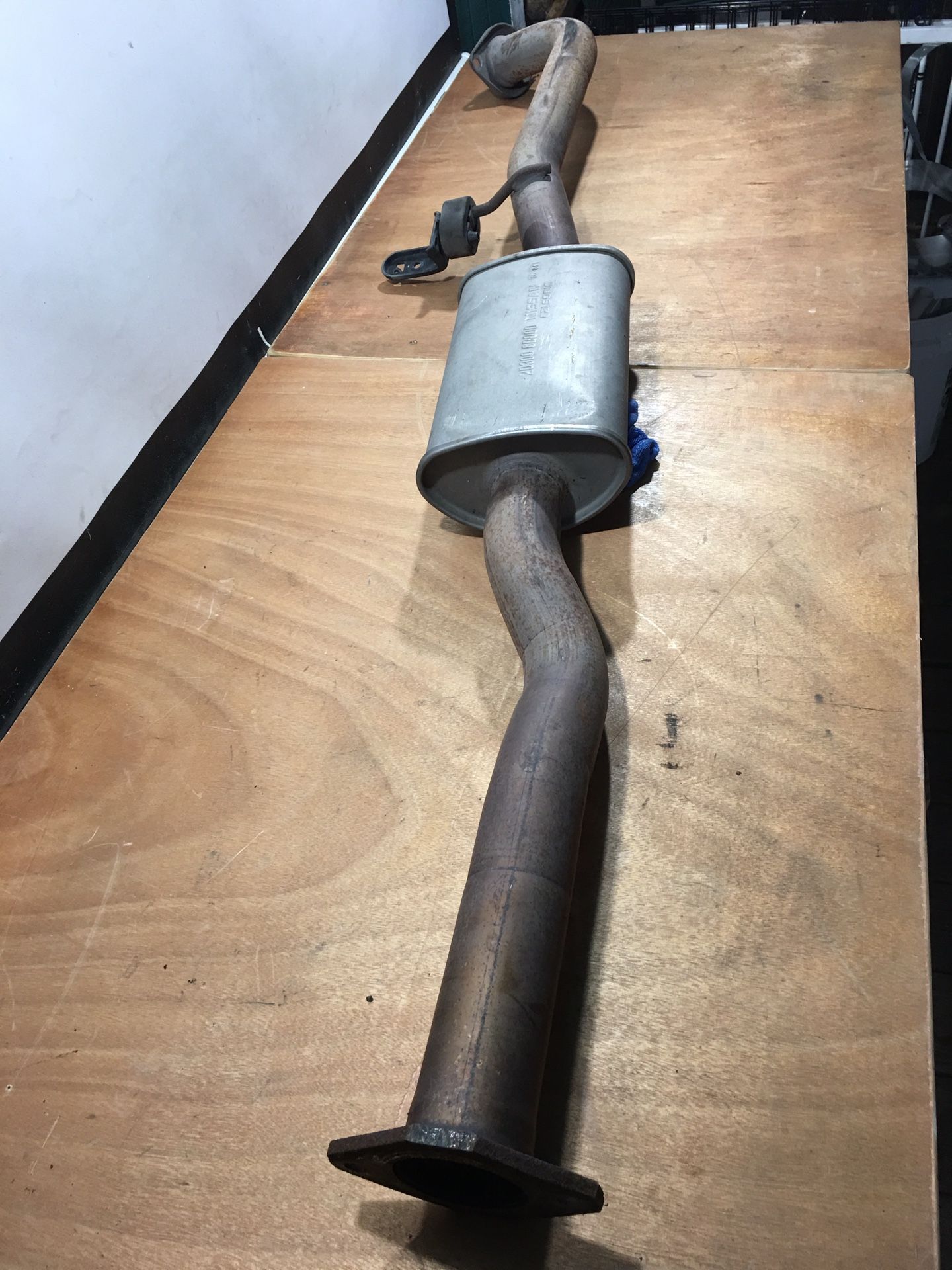 20300-CD000 NISSAN CALSONIC - G35/350z COUPE EXHAUST SYSTEM MID PIPE RESONATOR CENTER