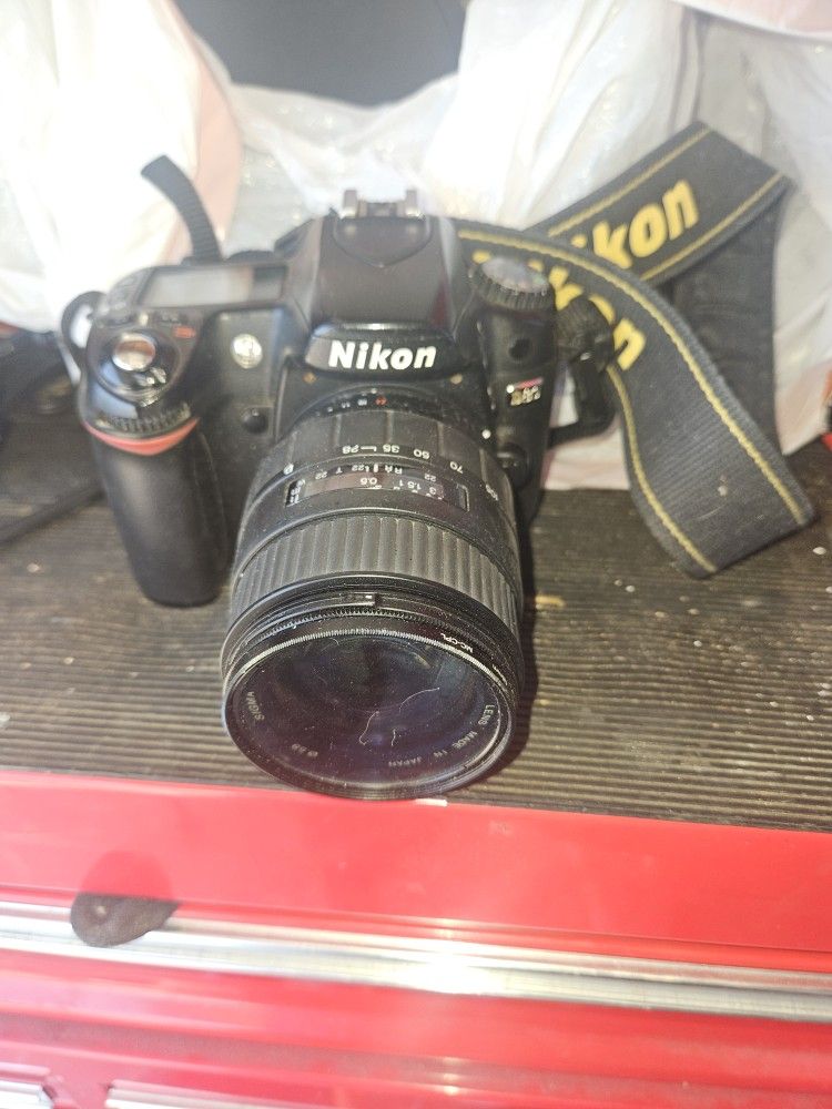 Nikon D80 Digital Camera