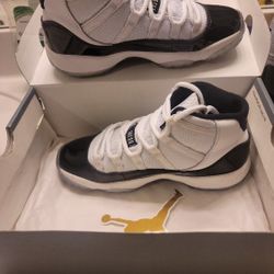 Jordan 11 Concord $220