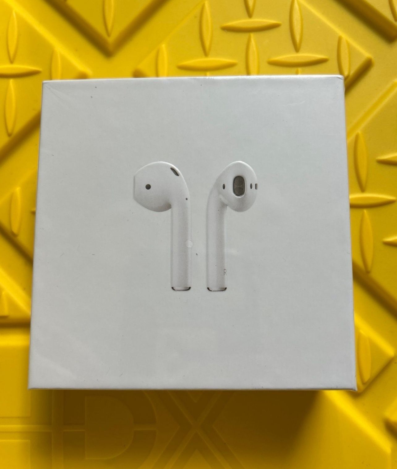 NEW Apple AirPods (2nd Generation) Wireless Ear Buds, Bluetooth Headphones