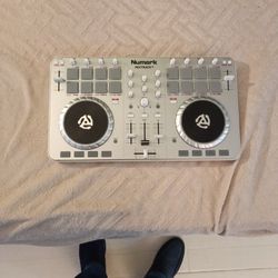 Newmark Mixtrack II. 