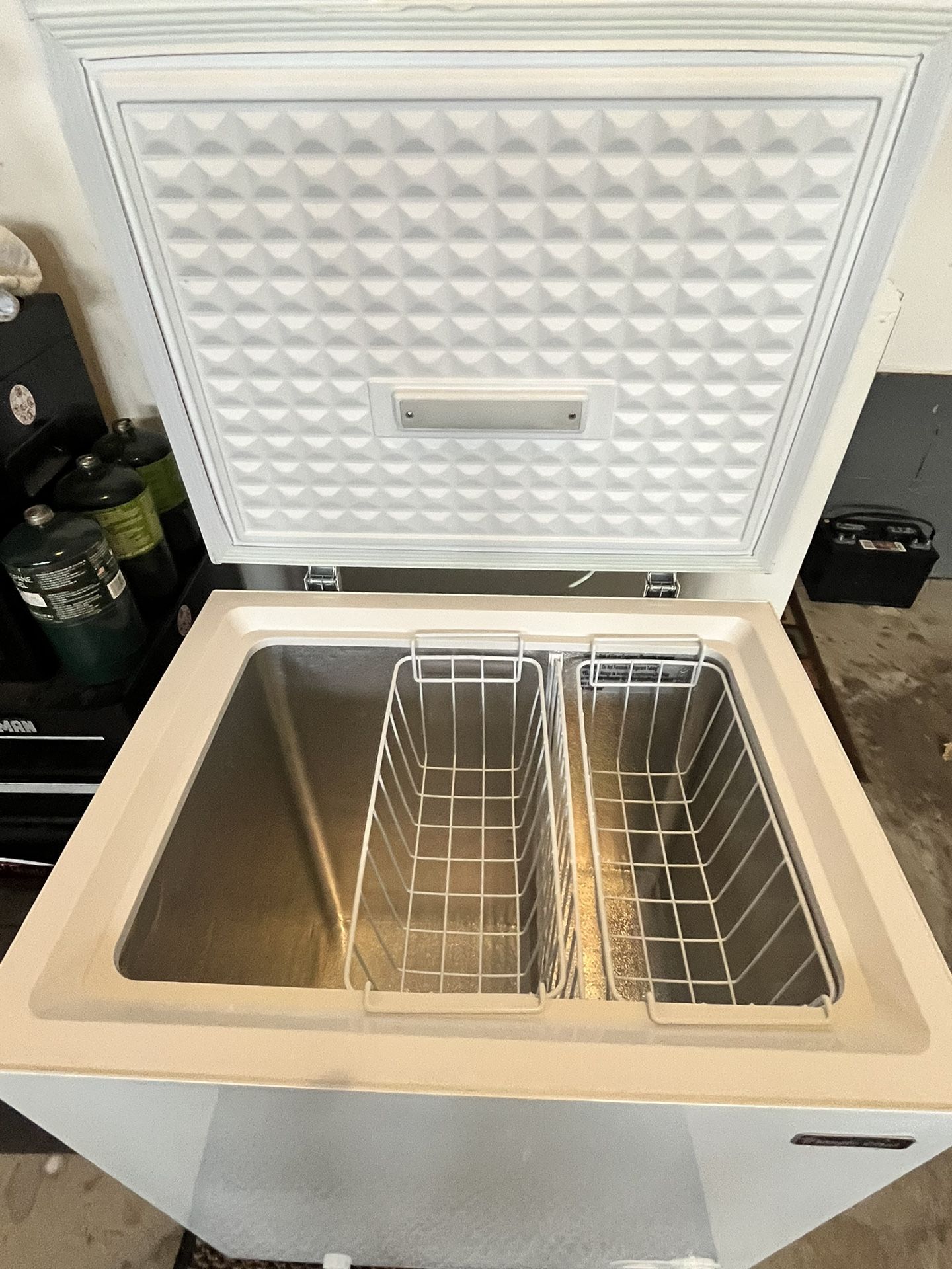 Magic Chef Chest Freezer for Sale in Loveland, CO OfferUp